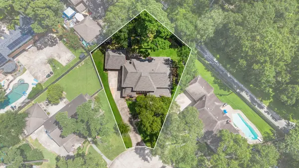 8206 Colonial Oaks Lane, Spring, TX 77379