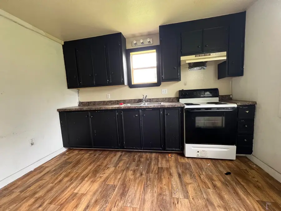 407/405 N Kleas, Edna, TX 77957 - #2