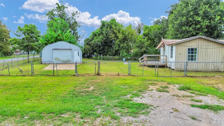 237 N Austin Drive, Angleton, TX 77515 - #3