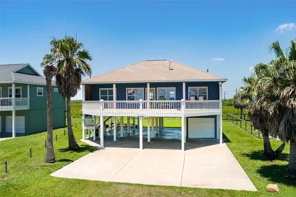 3233 Castle Drive, Crystal Beach, TX 77650
