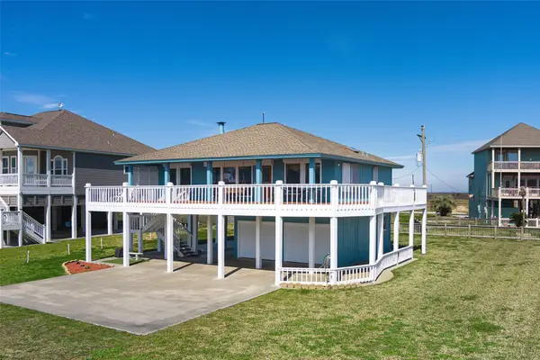 3225 Sea Castle Drive, Crystal Beach, TX 77650