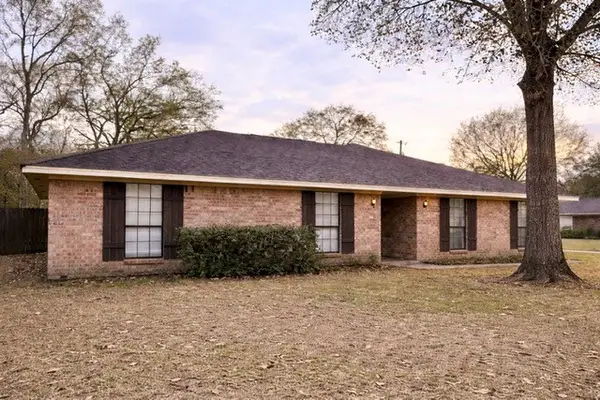 455 County Road 774, Buna, TX 77612