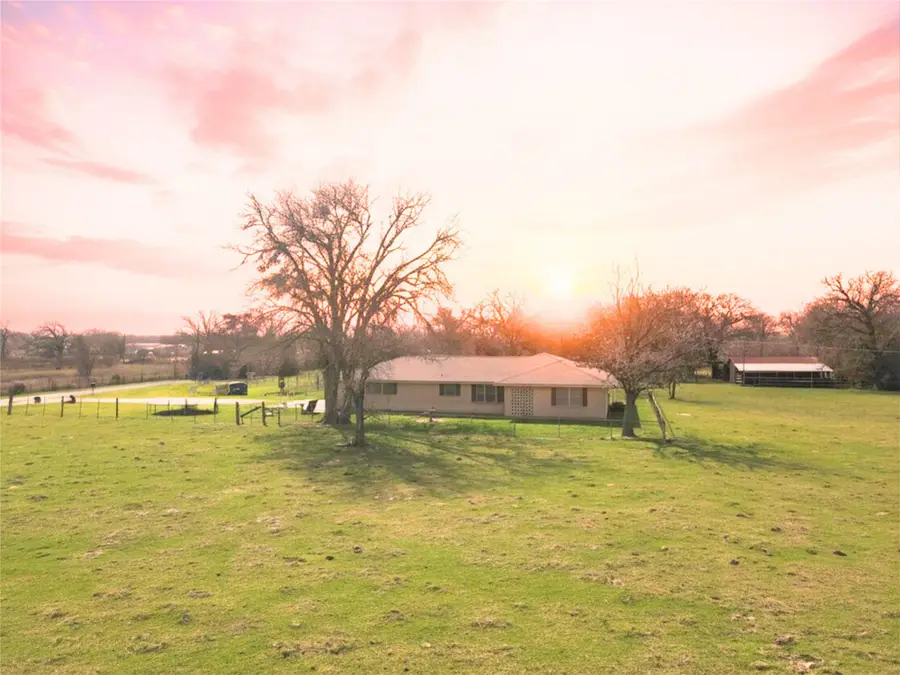 22052 Chapman Rd, Hempstead, TX 77445 - #3