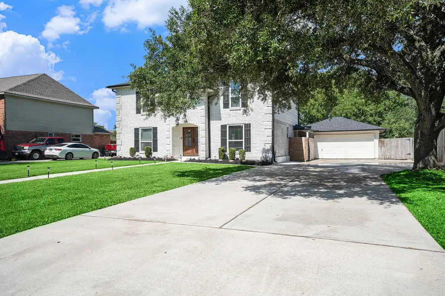 110 Dorado Drive, Friendswood, TX 77546 - Image #2