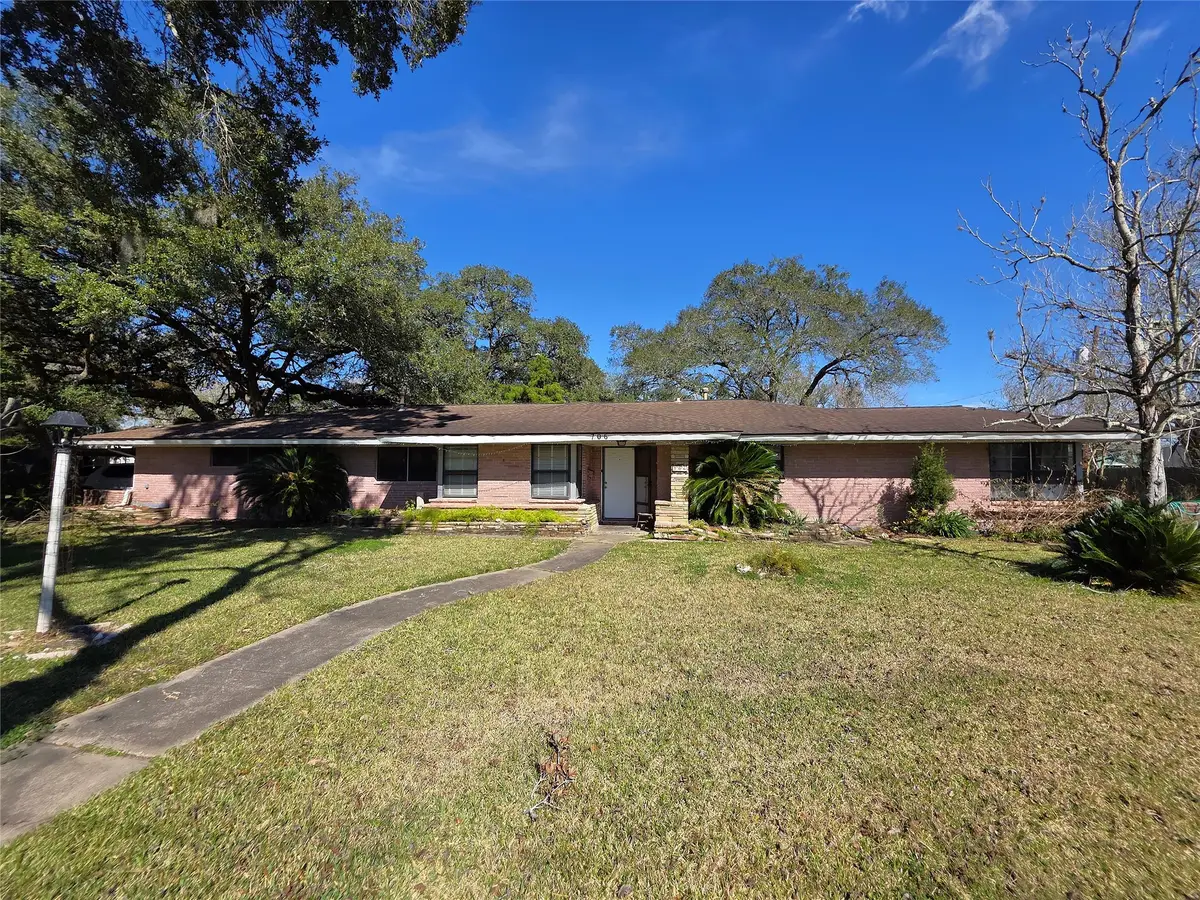 706 Maple Street, Sweeny, TX 77480 - #1