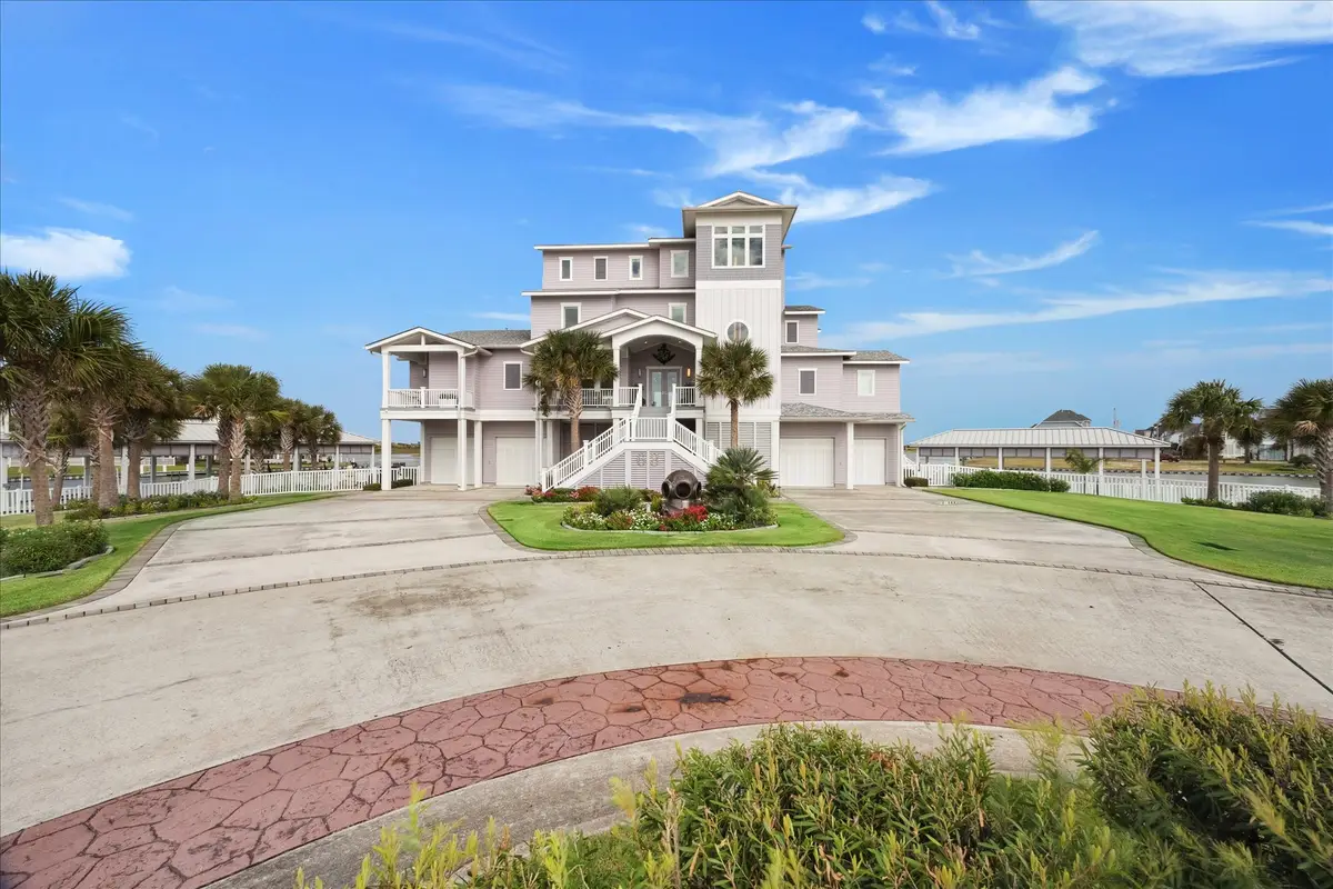 63 Water Key Key, Hitchcock, TX 77563 - Image #1