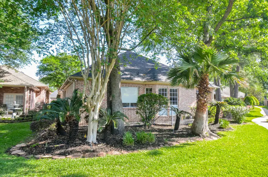 7 Champion Villa Drive, Houston, TX 77069 - Image #2