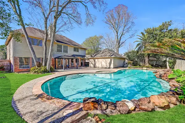 303 Melodywood Drive, Friendswood, TX 77546