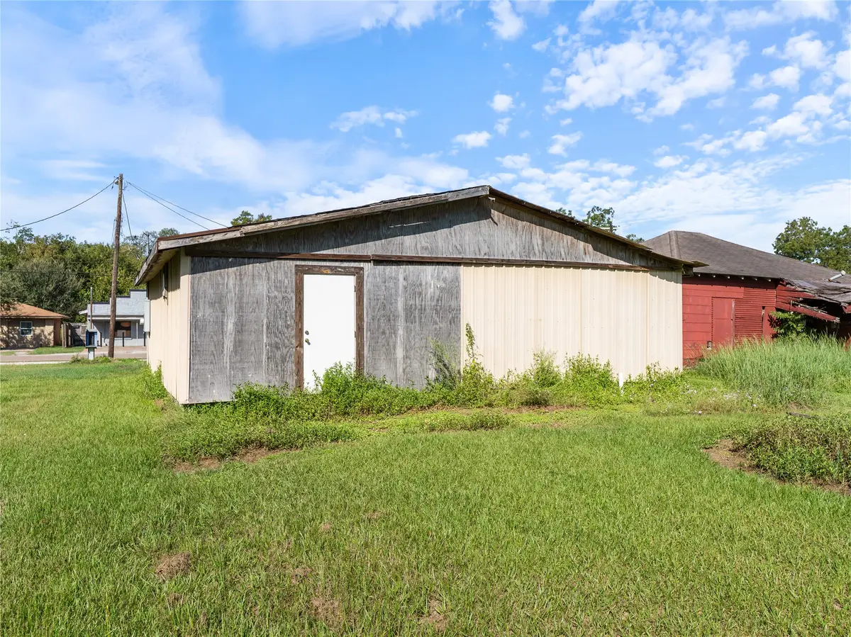 2909 Avenue J P Davis Avenue, Bay City, TX 77414 - #1