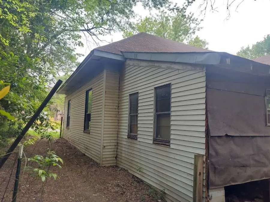 404 N Frazier Street, Daingerfield, TX 75638 - Image #2