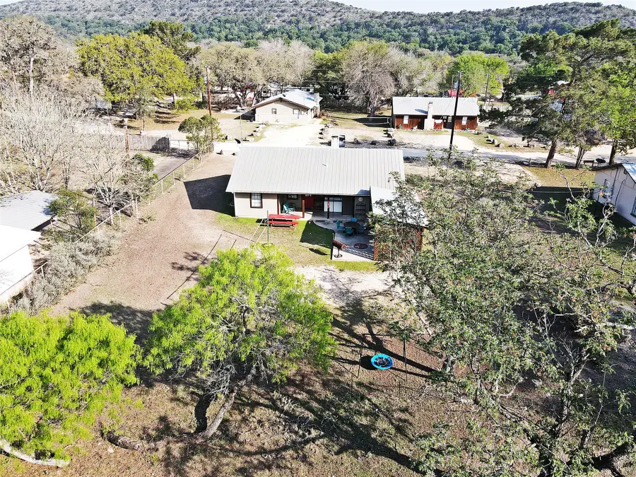 80 Pineview Road, Concan, TX 78838 - Image #2