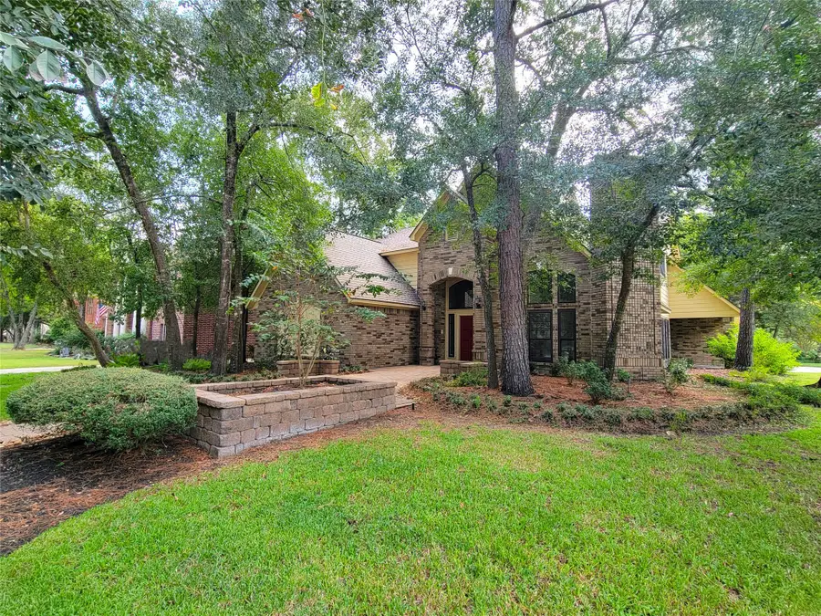 10 Dovewood Place, The Woodlands, TX 77381 - Image #2