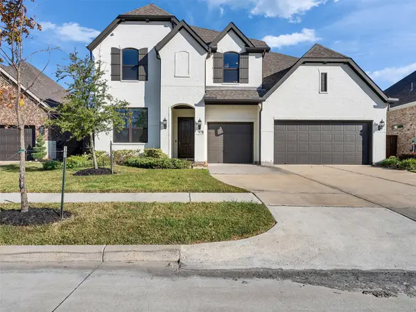 913 Goose Creek Street, Webster, TX 77598