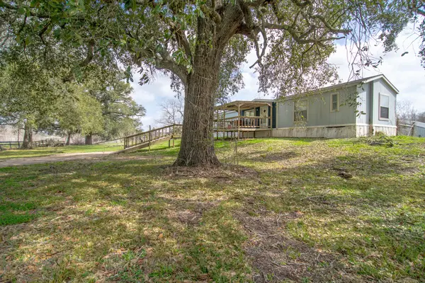 2801 County Road 444, Angleton, TX 77515