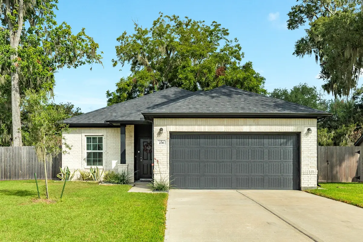 236 Prescott Drive, West Columbia, TX 77486 - #1
