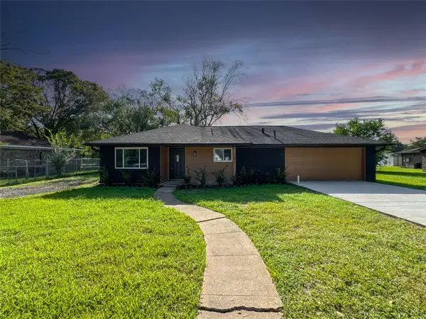 3811 Anna Court, Santa Fe, TX 77517