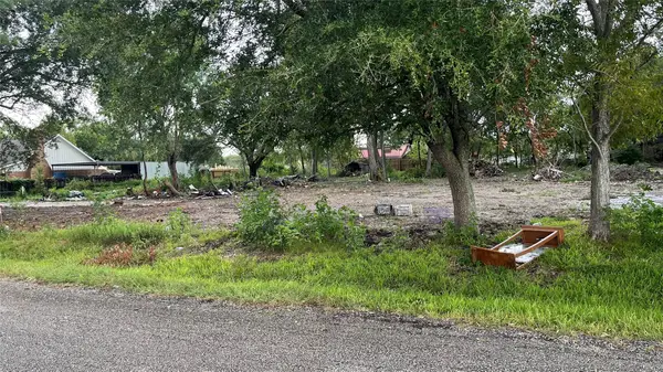 8100 S Kilarney Drive, Beaumont, TX 77705
