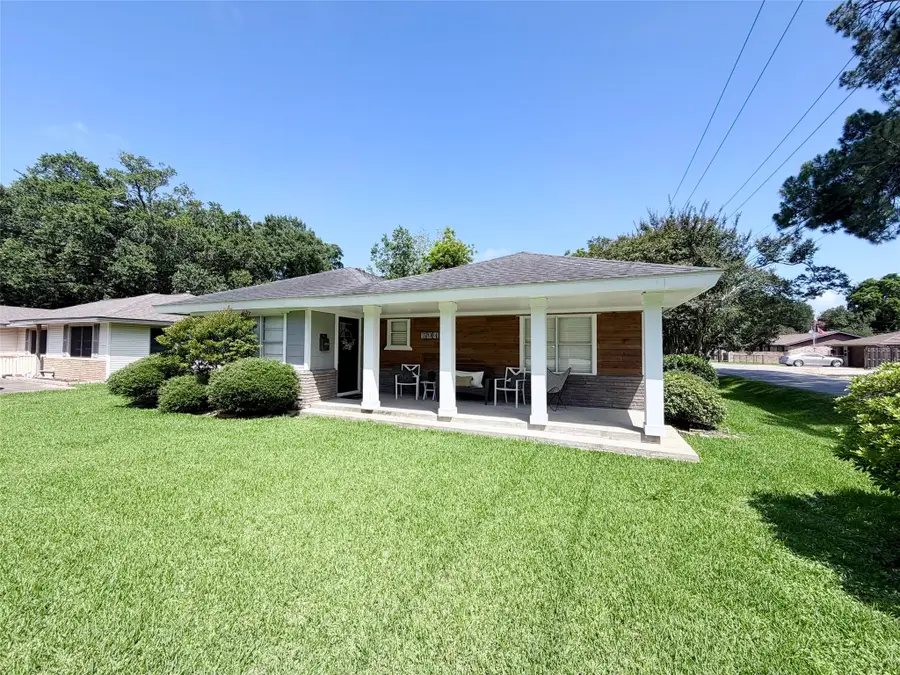 5948 Monroe Street, Groves, TX 77619 - #2
