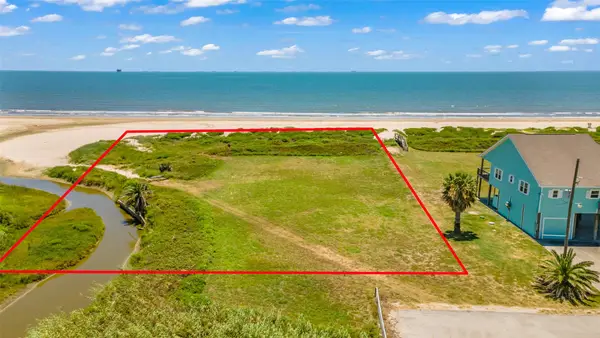 704 Villa Drive, Port Bolivar, TX 77650