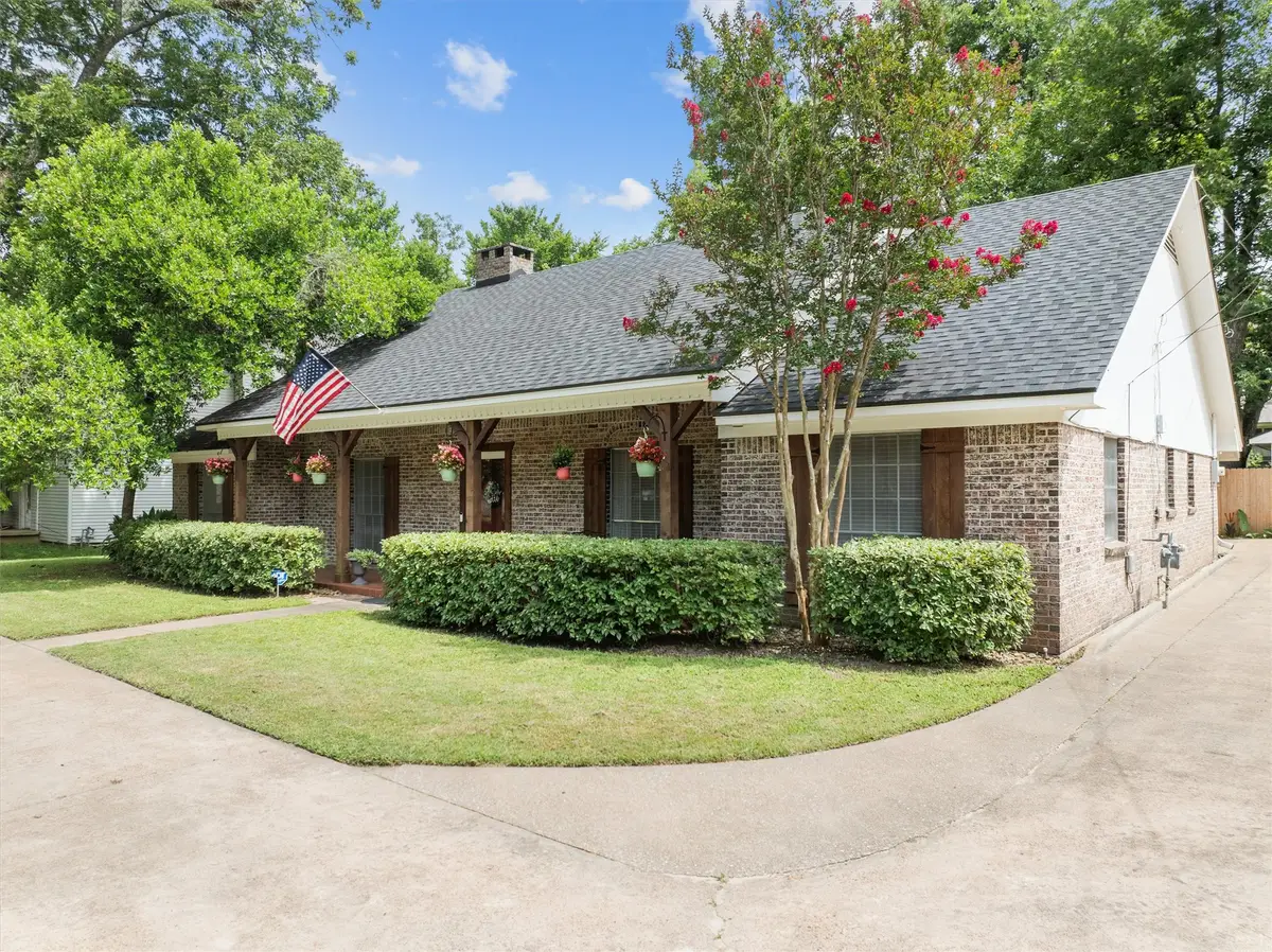 907 E Houston Avenue, Crockett, TX 75835 - #1