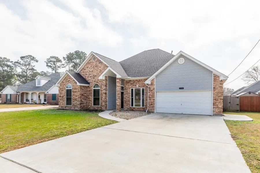 2705 E Tanager Trail, Orange, TX 77632 - #2