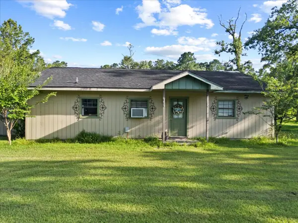 150 County Road 6401, Dayton, TX 77535