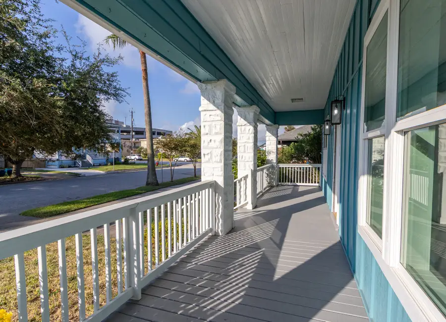 3124 Avenue R 1/2, Galveston, TX 77550 - #3