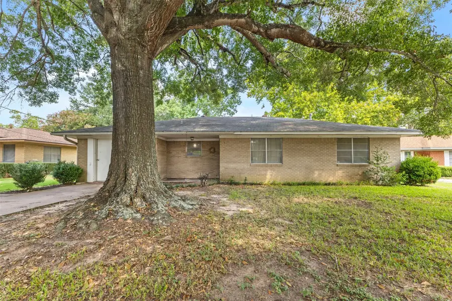 2105 Wayside Drive, Brenham, TX 77833 - Image #2