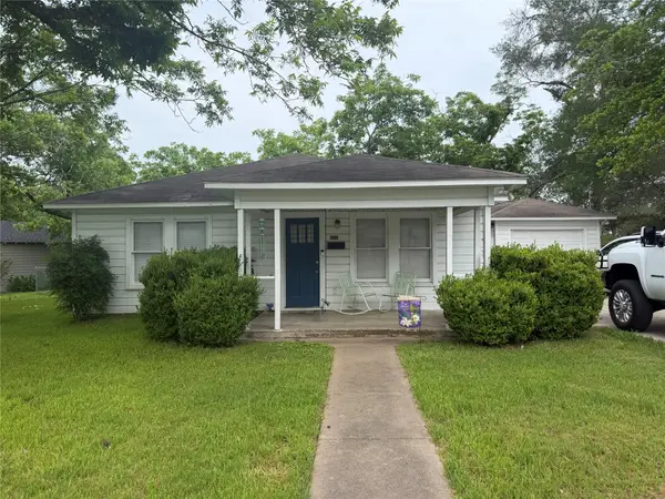 601 N Market Street, Hallettsville, TX 77964