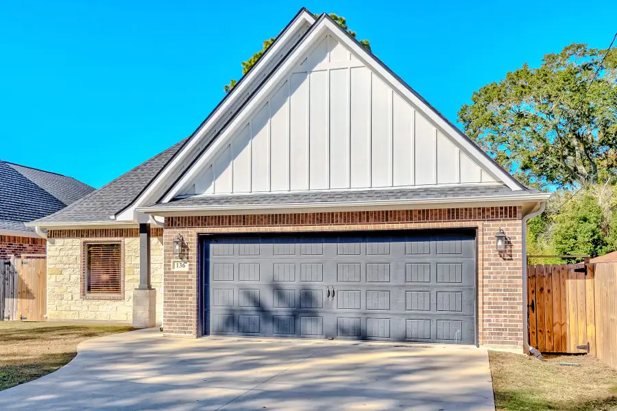 136 Atlanta Avenue, Nederland, TX 77627 - Image #2