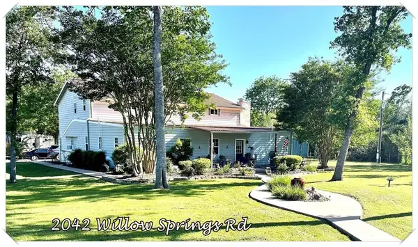 2042 Willow Springs Road, Fayetteville, TX 78940