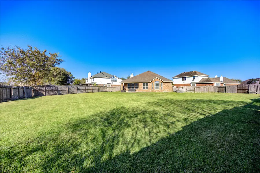 13408 Gardenspring Court, Rosharon, TX 77583 - Image #2