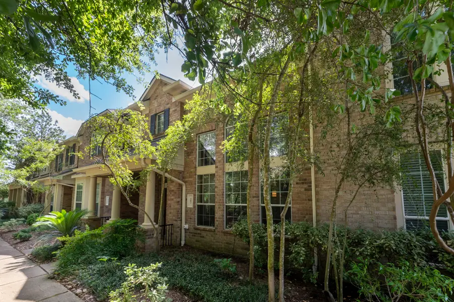 27 Medley Lane, The Woodlands, TX 77382 - Image #3