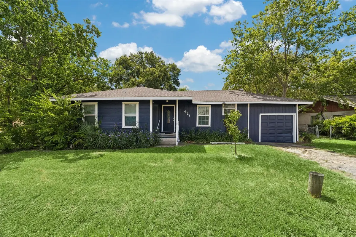 421 Dwire Dr, La Porte, TX 77571 - #1