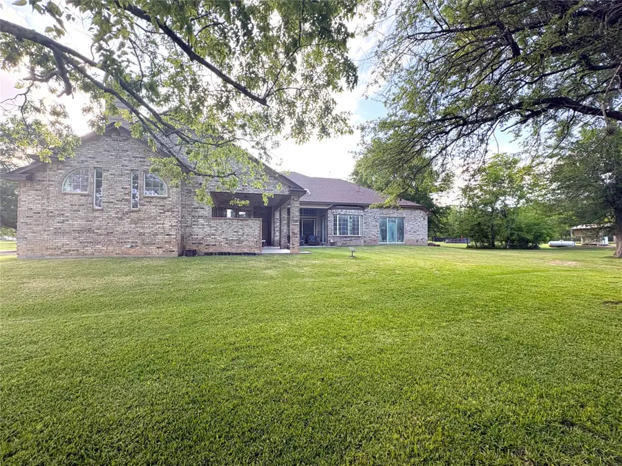 530 Chisolm Trail, Wallis, TX 77485 - #3