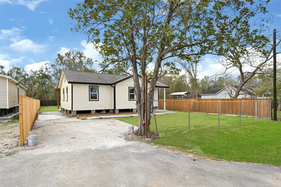 13210 Flagstaff Lane, Houston, TX 77049 - Image #2