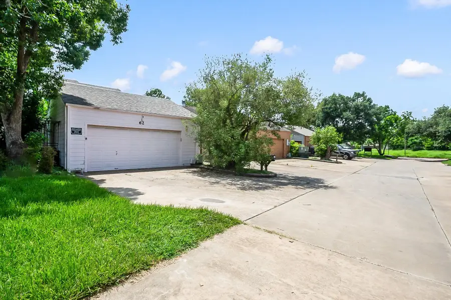 62 Chervil Common, Lake Jackson, TX 77566 - #2