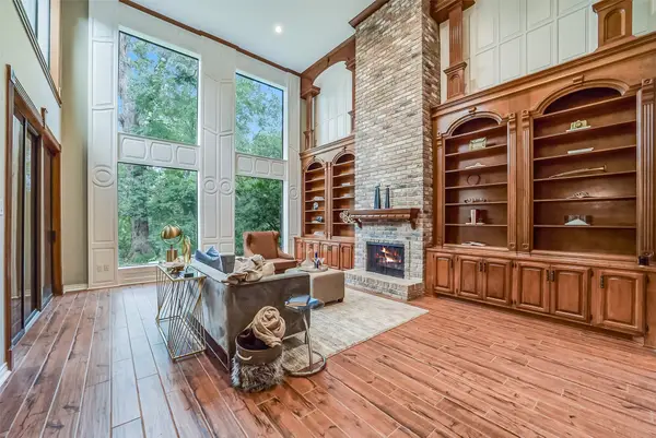 9566 Briar Forest, Houston, TX 77063-1007