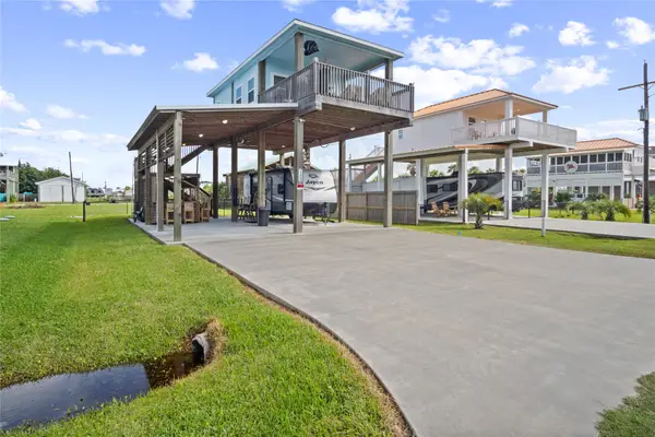 113 Ocean Tide Drive, Crystal Beach, TX 77650