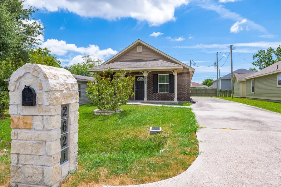 2621 31st Avenue N, Texas City, TX 77590 - #3