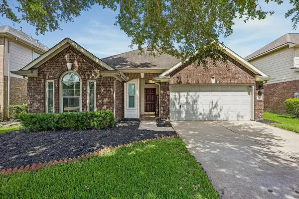 2904 Laurel Brook Lane, Pearland, TX 77584