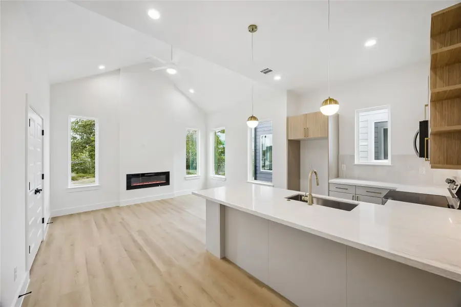 424 Calloway Street #A/B, Houston, TX 77029 - #2