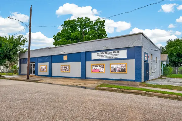 2102 Common Street, Houston, TX 77009