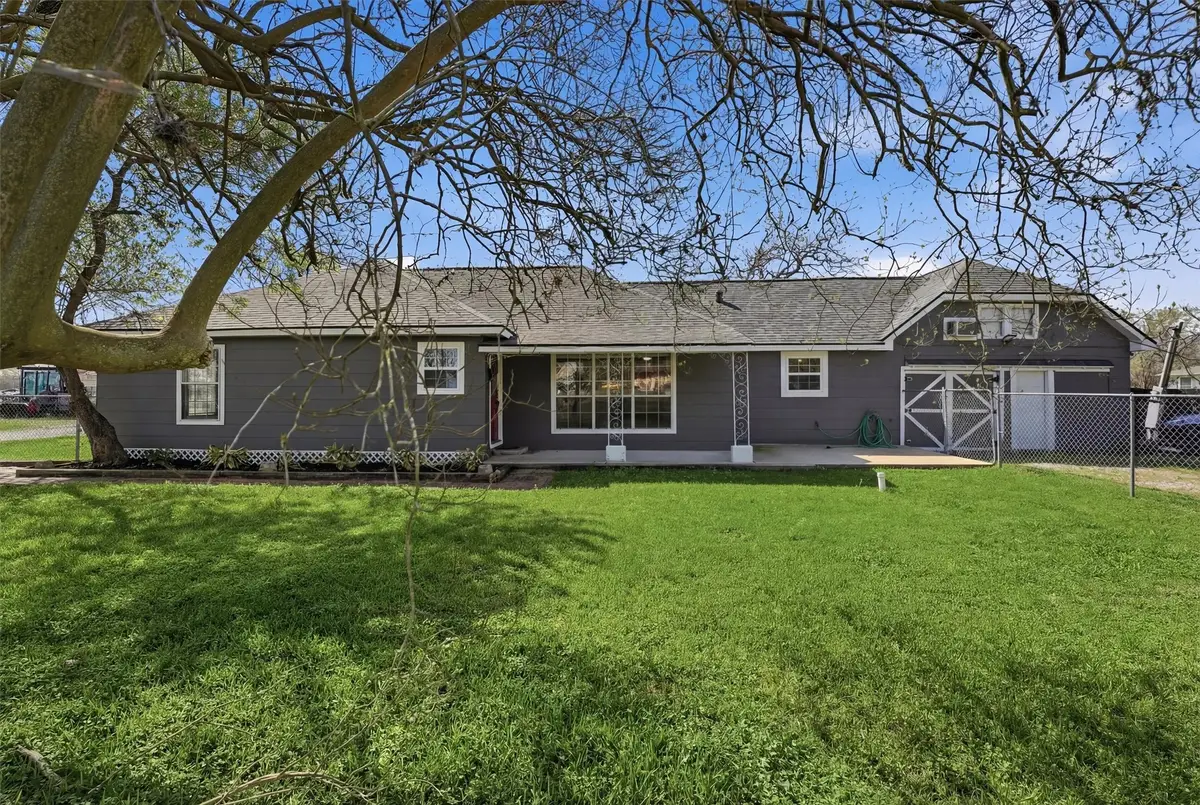 2415 W Cedar Bayou Lynchburg Road, Baytown, TX 77521 - #1