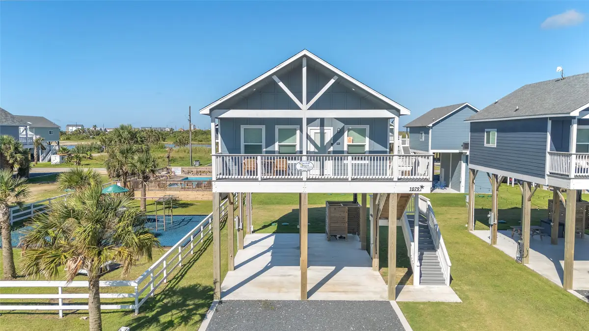 1079 Cedar Lane, Gilchrist, TX 77617 - Image #1