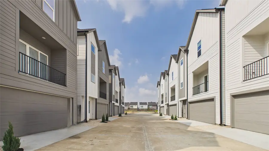 602 Skyland Terrace Way, Houston, TX 77009 - #3