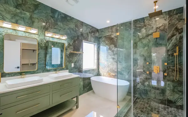 5014 Creekmont Drive, Houston, TX 77091