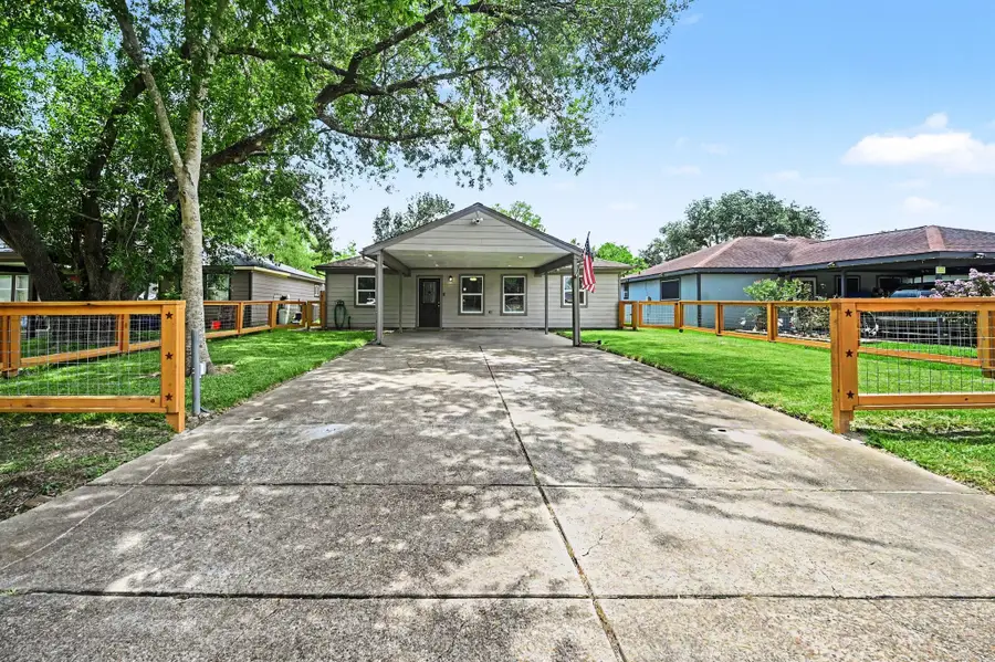 4818 27th Street, Dickinson, TX 77539 - #2