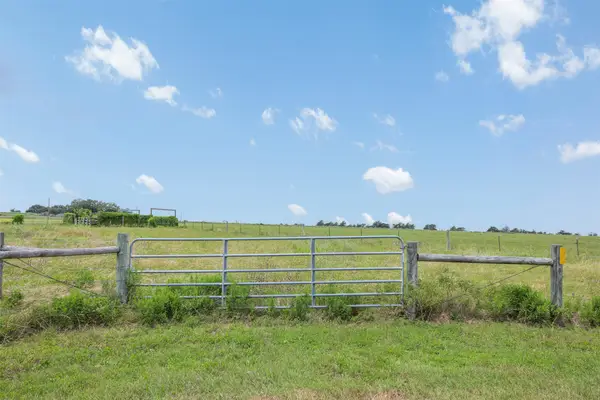 000 Krause Road, Round Top, TX 78954