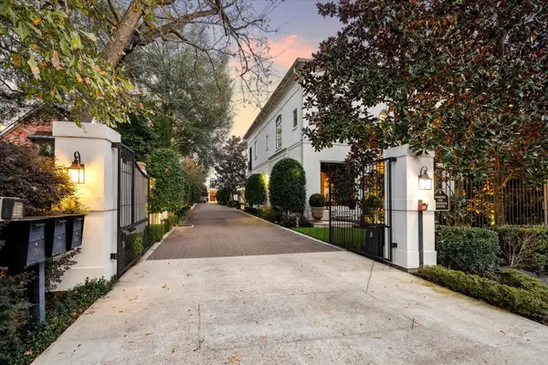 66 E Broad Oaks, Houston, TX 77056